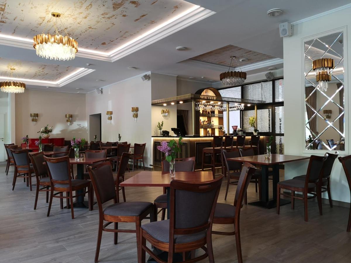 Pan Tadeusz Hotel Вилнюс Екстериор снимка