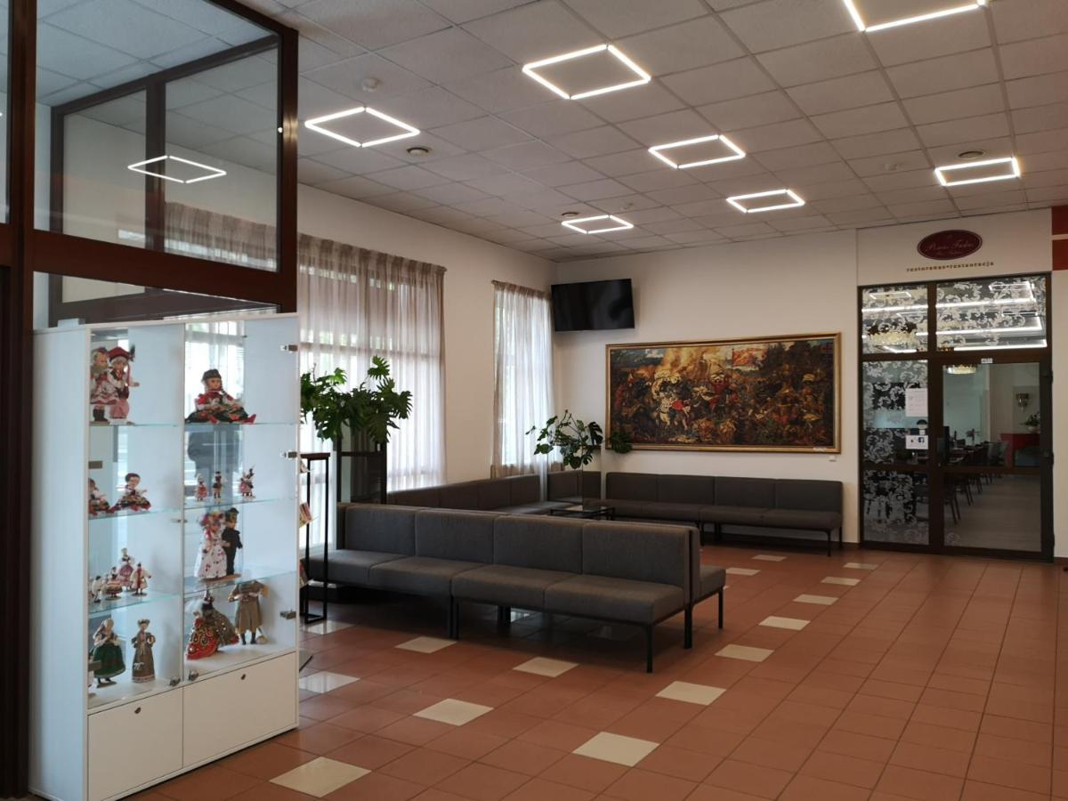 Pan Tadeusz Hotel Вилнюс Екстериор снимка