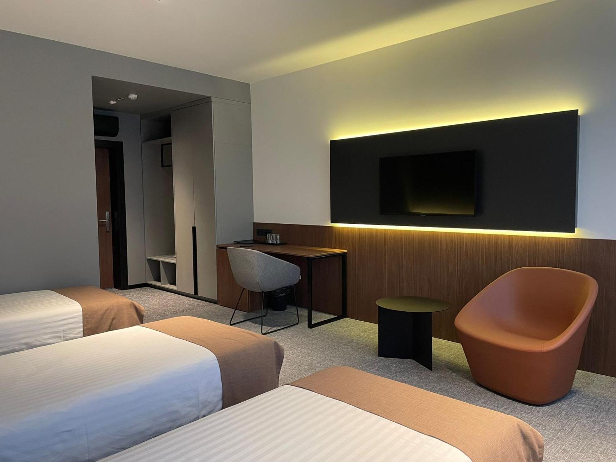 Pan Tadeusz Hotel Вилнюс Екстериор снимка