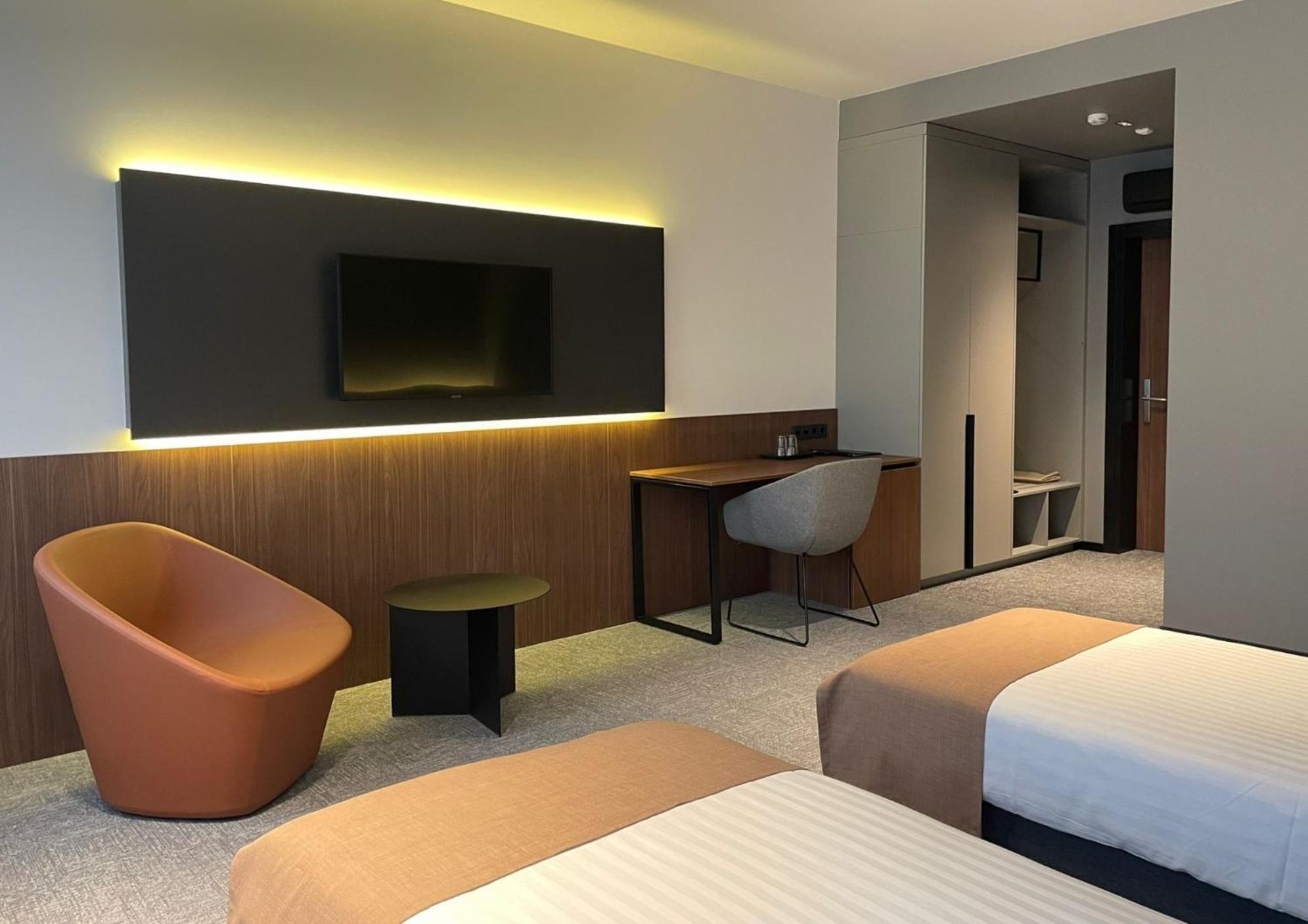 Pan Tadeusz Hotel Вилнюс Екстериор снимка