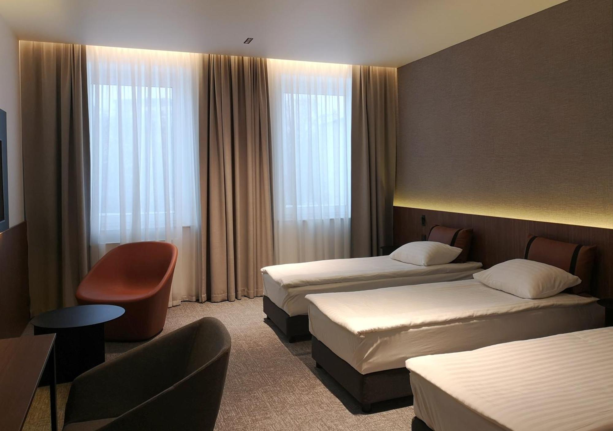 Pan Tadeusz Hotel Вилнюс Екстериор снимка