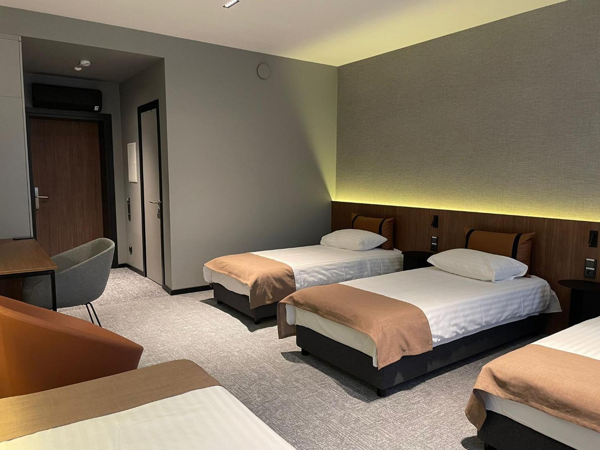 Pan Tadeusz Hotel Вилнюс Екстериор снимка