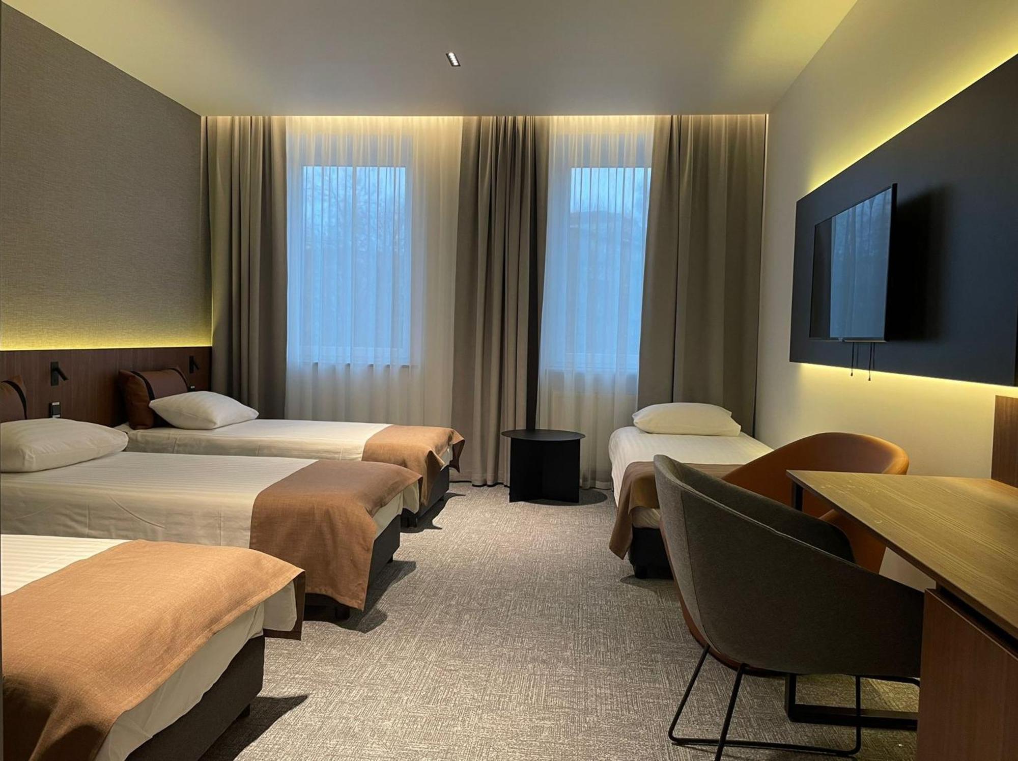 Pan Tadeusz Hotel Вилнюс Екстериор снимка